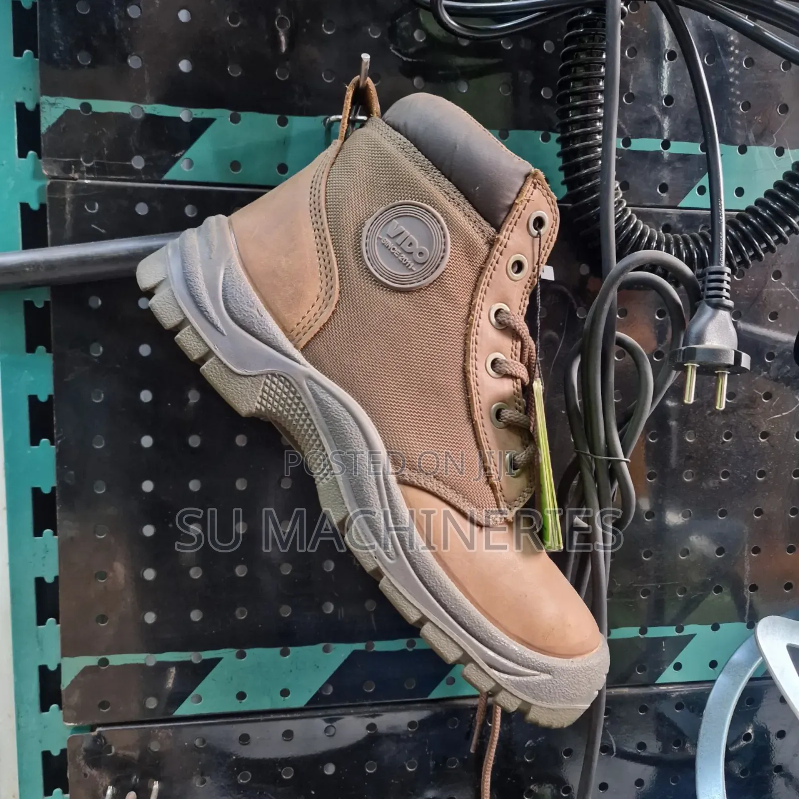 Vido Safety Shoes 
‎