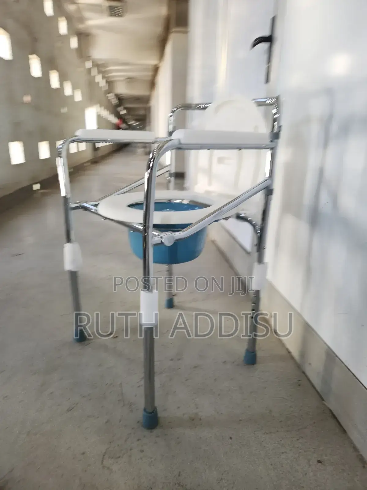 ኮሞድ መፀዳጃ እና ሻወር መውሰጃ ለአረጋውያን እና ለታካሚዎች የሚሆን Commode Chair
