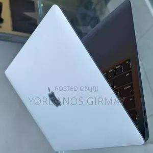 Photo - New Laptop Apple MacBook Air 2020 M1 8GB Intel Core I5 SSD 256GB