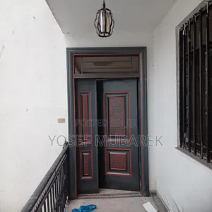 Photo - ውሃ የማያበላሻቸው ድንቅ በሮች Victor Doors