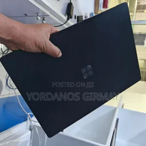 New Laptop Microsoft Surface Book 3 8GB AMD Ryzen 5 SSD 256GB