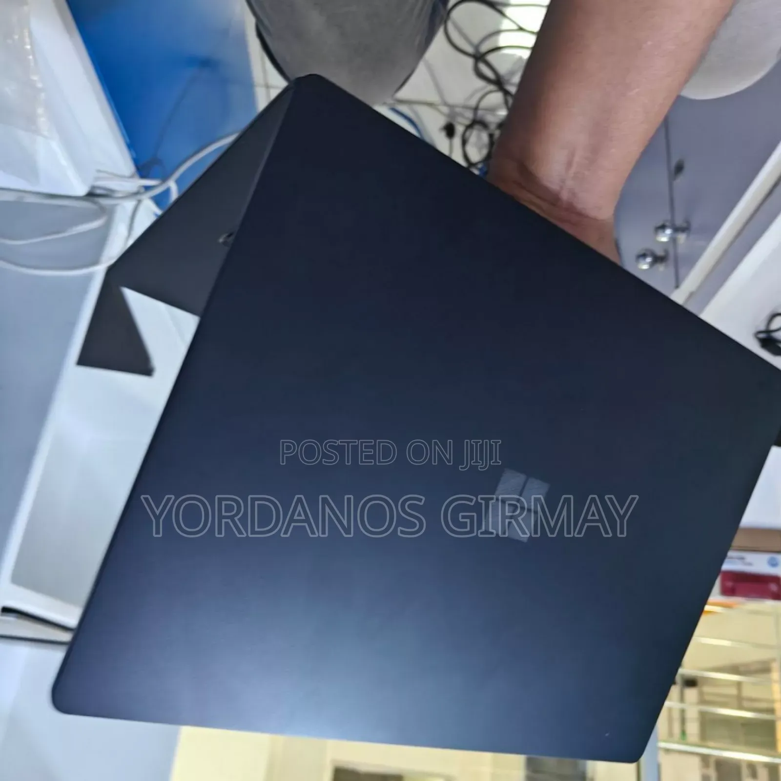 New Laptop Microsoft Surface Book 3 8GB AMD Ryzen 5 SSD 256GB