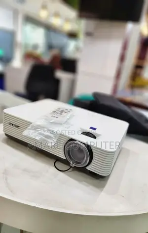 Photo - Sony Projector Model Name VPL-Dx221 Hardware Inte