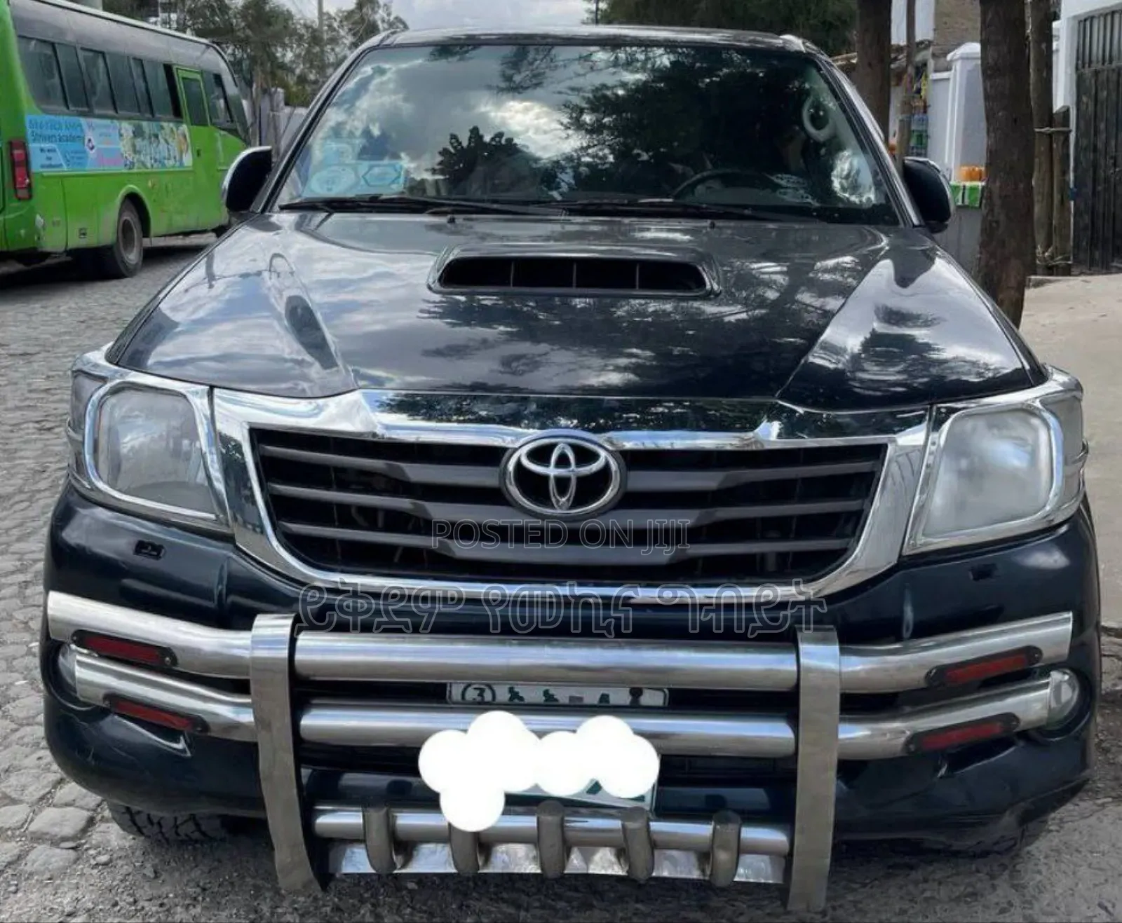 Toyota Hilux 2013 Black