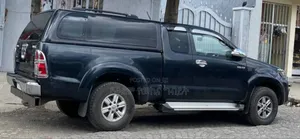 Toyota Hilux 2013 Black