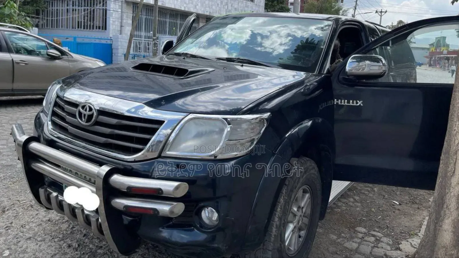 Toyota Hilux 2013 Black