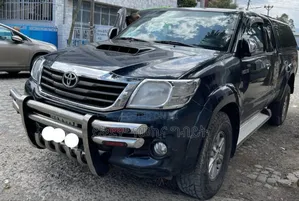 Toyota Hilux 2013 Black