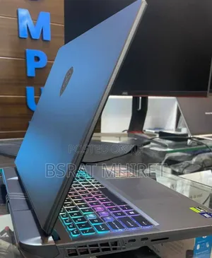 New Laptop MSI Vector 17 HX AI A2XWJG 16GB Intel Core Ultra 7 SSD 1T