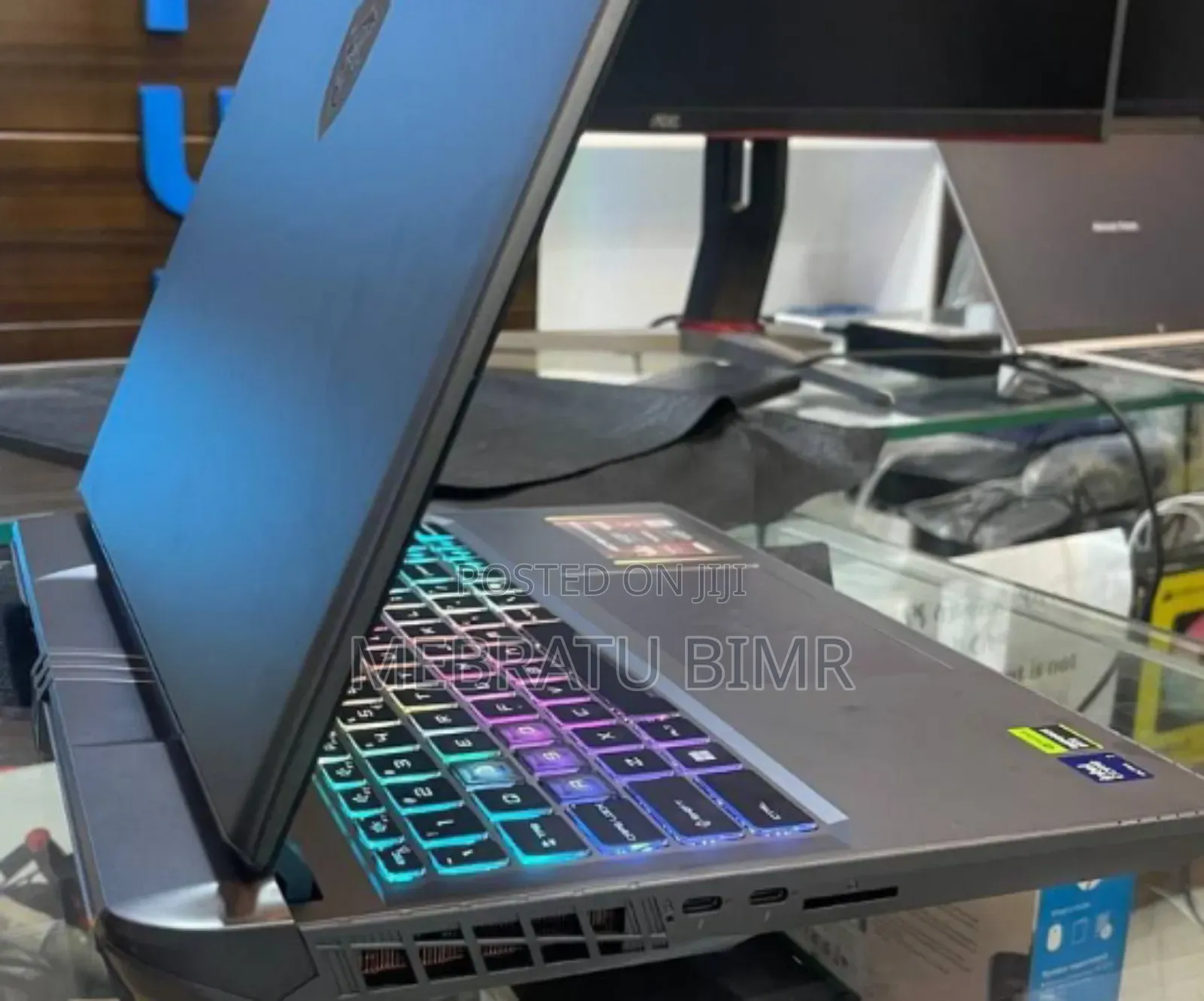 New Laptop MSI Vector 17 HX AI A2XWJG 16GB Intel Core Ultra 7 SSD 1T