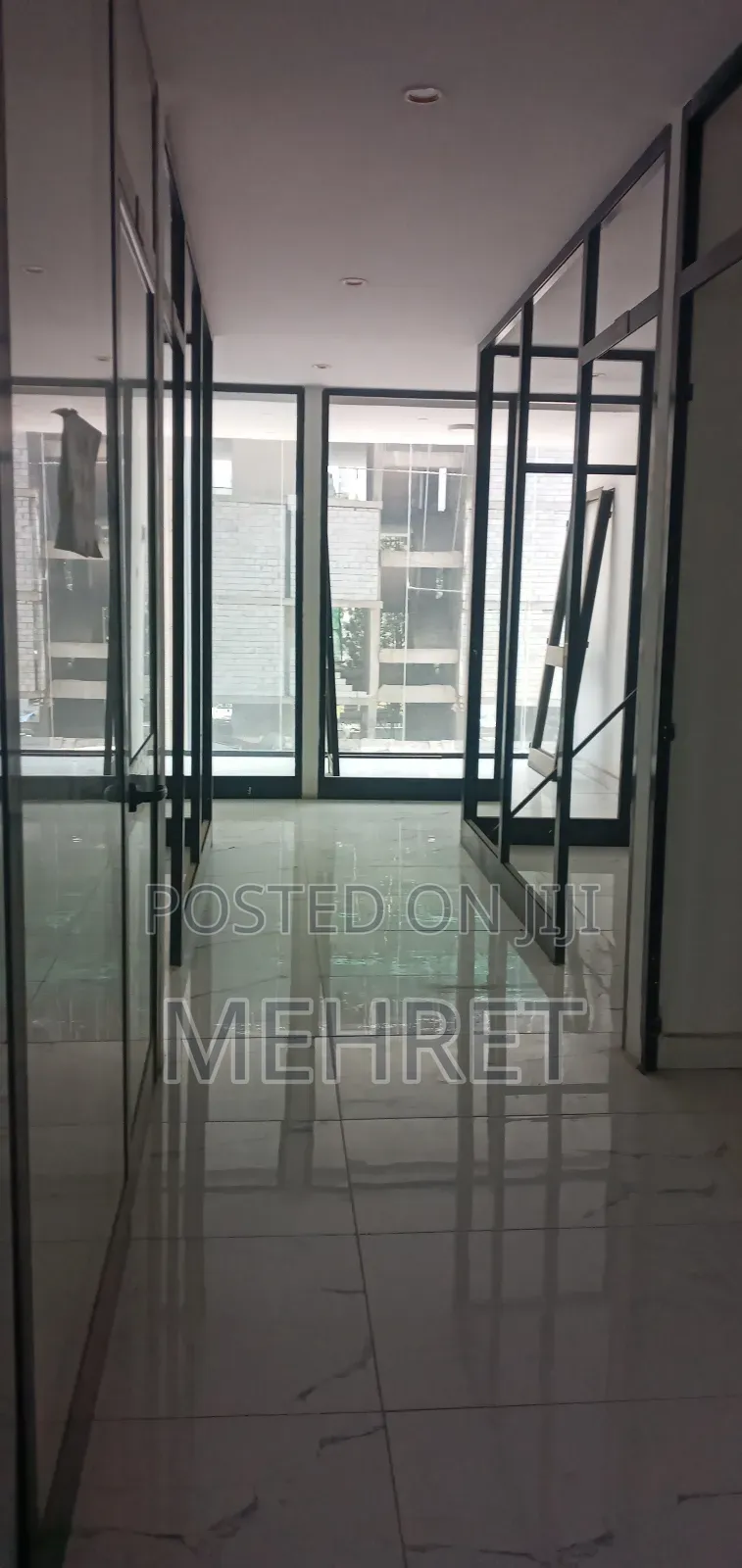 ያለቀ ካርታ ያለው የንግድ ሱቅ መገናኛ ሾላ ገበያ