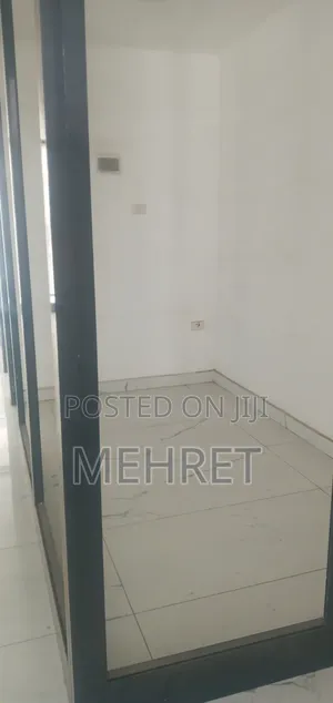 ያለቀ ካርታ ያለው የንግድ ሱቅ መገናኛ ሾላ ገበያ