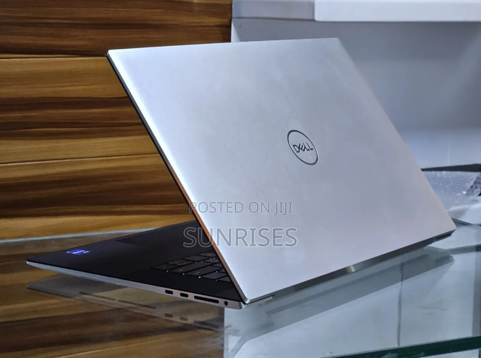 New Laptop Dell XPS 15 16GB Intel Core I7 SSD 512GB