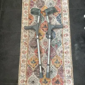 Crutches我想crutches裡頭crutches身邊crutches畫風crutches葉門crutches