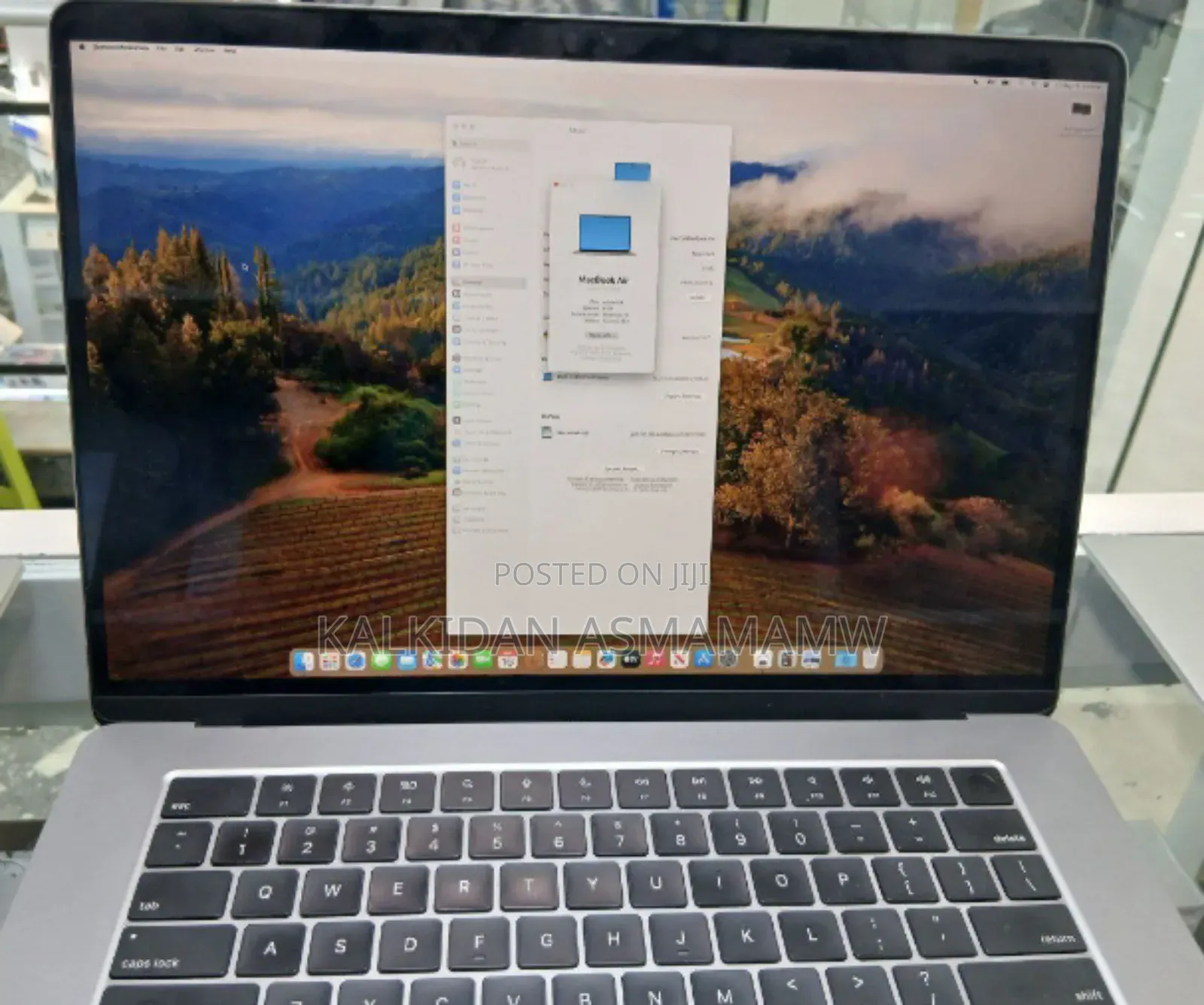 New Laptop Apple MacBook 8GB Apple M3 SSD 256GB