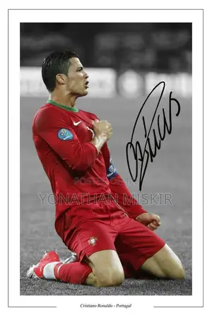 Photo - Ronaldo Signed Paper
