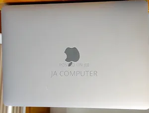 New Laptop Apple MacBook Pro 2022 M2 8GB Apple M2 SSD 256GB