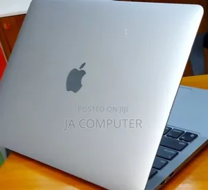 New Laptop Apple MacBook Pro 2022 M2 8GB Apple M2 SSD 256GB