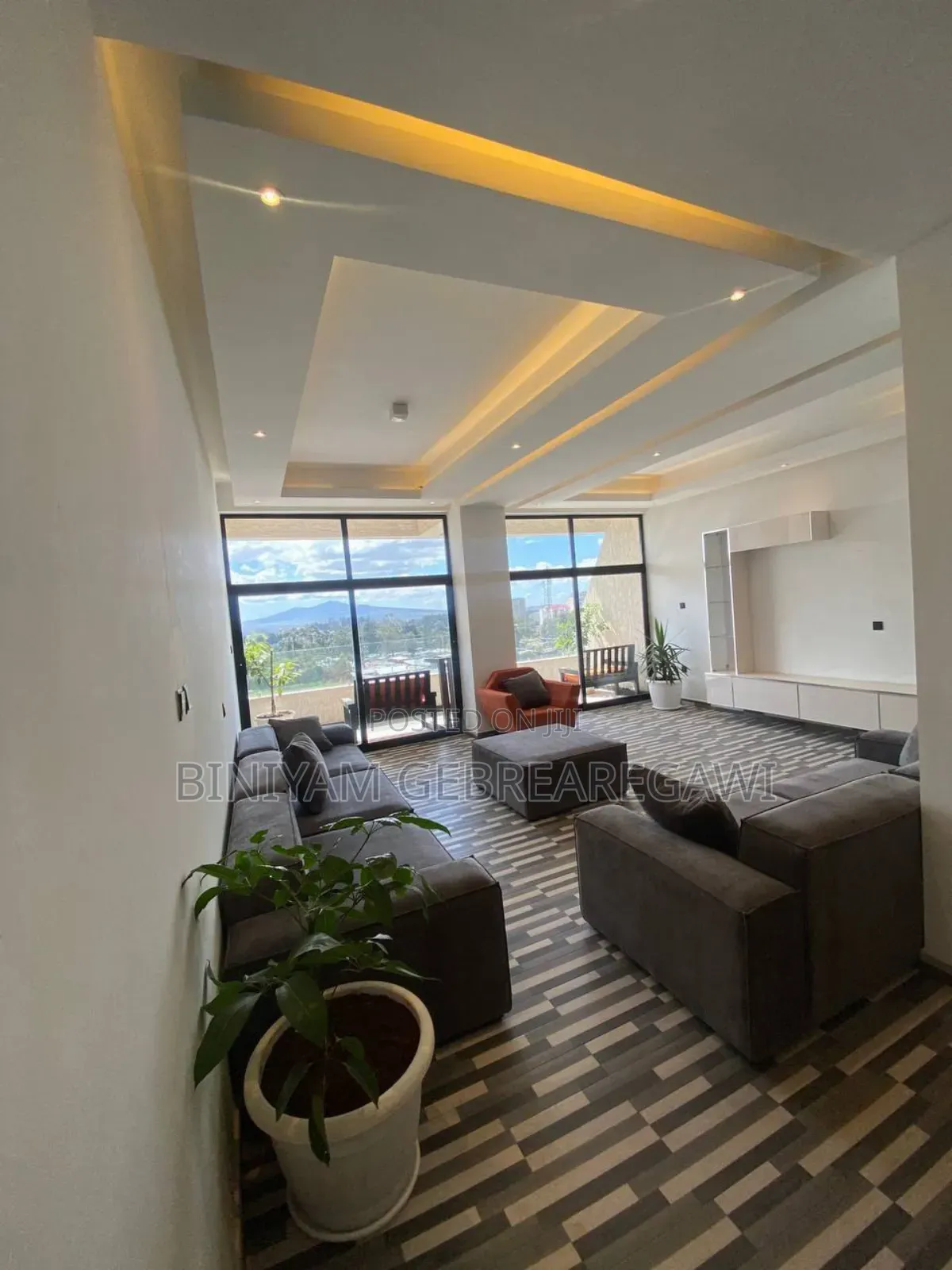 Furnished 5bdrm Apartment in Apartment, Yeka for rent