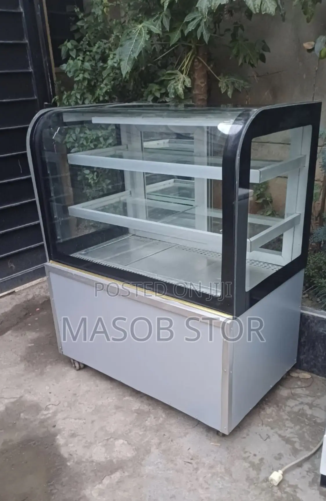 Cake Display/ ዲስፕለይ ፍሪጅ