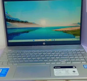 New Laptop HP Pavilion 15 8GB Intel Core I7 SSD 256GB