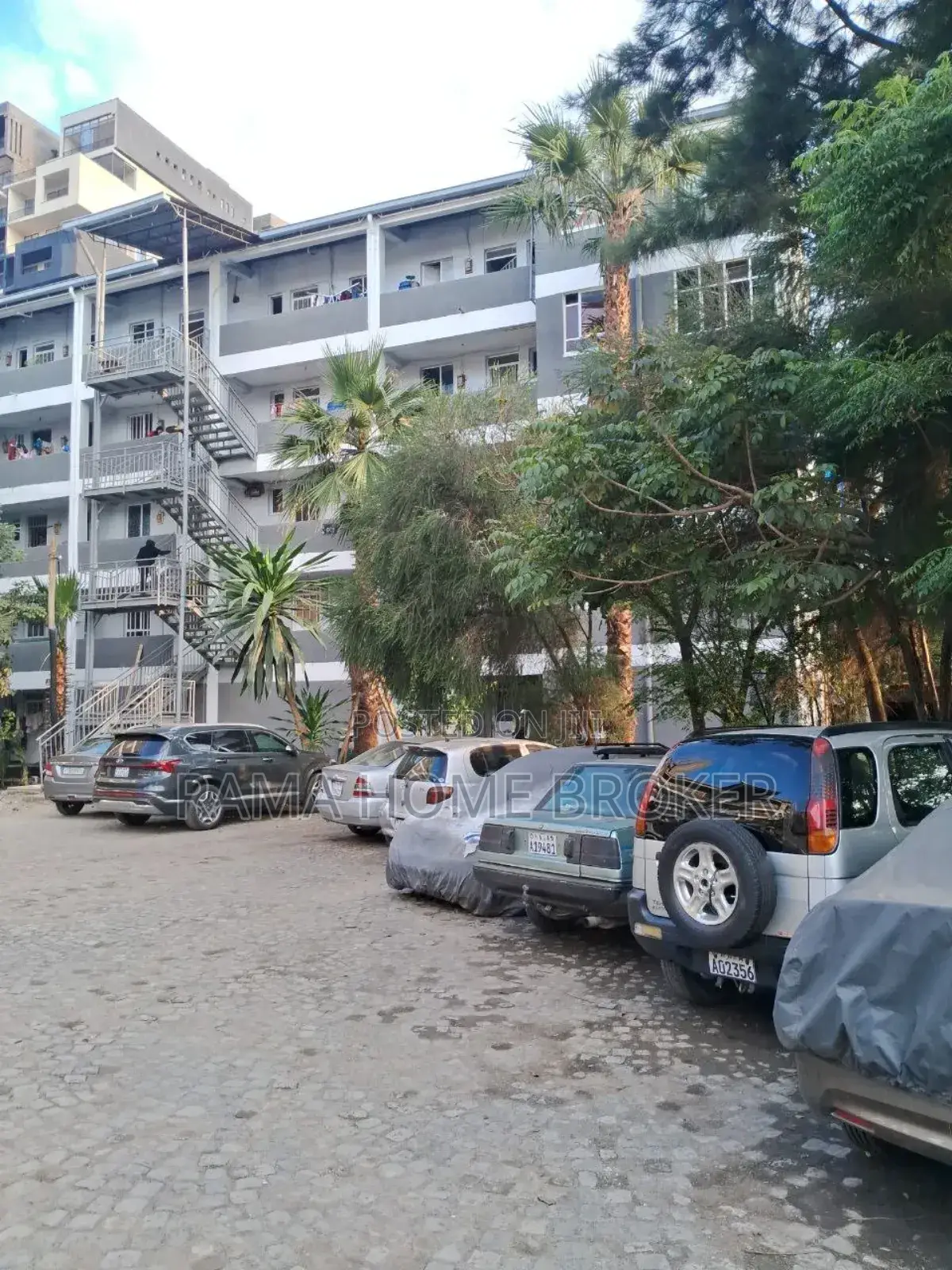 3bdrm Condo in ኮንዶሚኒየም, Yeka for sale