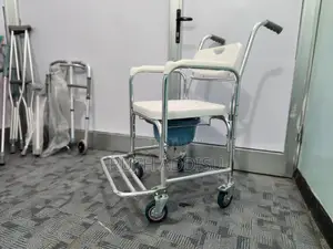 Photo - With Wheel Commode Chair跟祟wheelchair Commode起來wheelchair