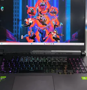 New Laptop Asus ROG Strix G17 8GB Intel Core Ultra 7 SSD 32GB