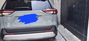 Toyota RAV4 2021 Green