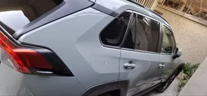Toyota RAV4 2021 Green