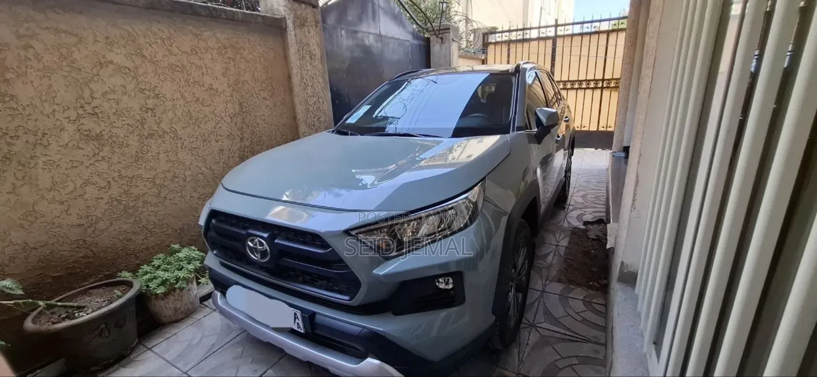 Toyota RAV4 2021 Green