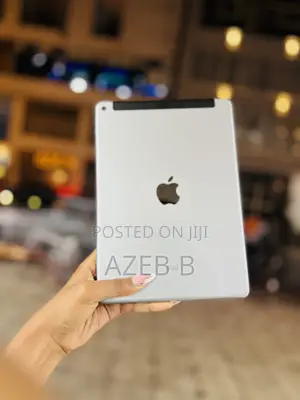 Photo - Apple iPad Air 2 128 GB Silver