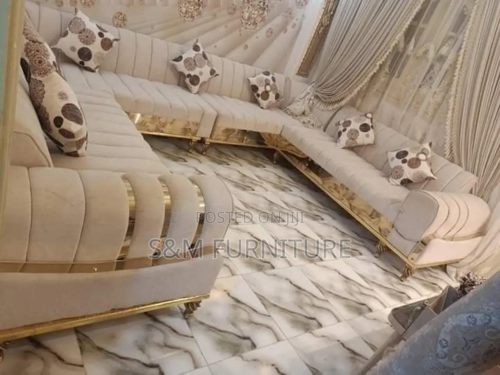 Transform Your Living Room With This Modular Sofa.