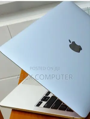 New Laptop Apple MacBook Pro 2020 M1 8GB Apple M1 SSD 512GB