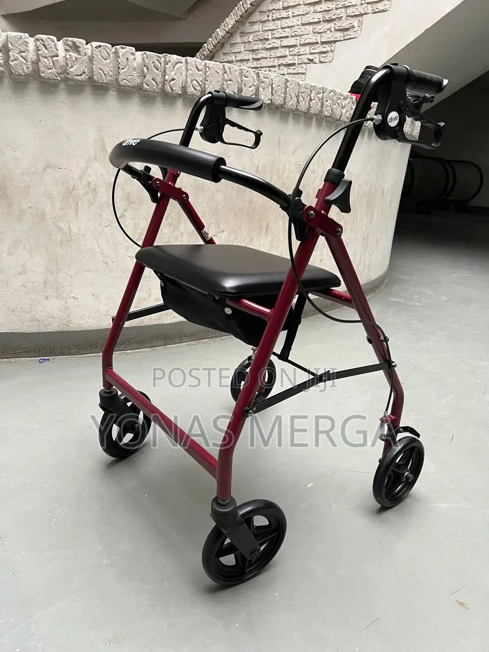 Walker With 4 Folding0٥walker፳٤4 Wheel Aluminium Rollator