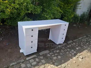 Photo - New Office Table Design