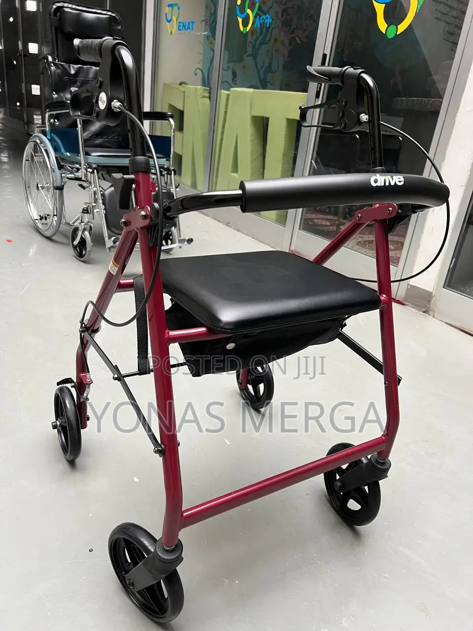 Walker፼*Walker With Seat٥٧walker//Soft Touch Locking Brakes