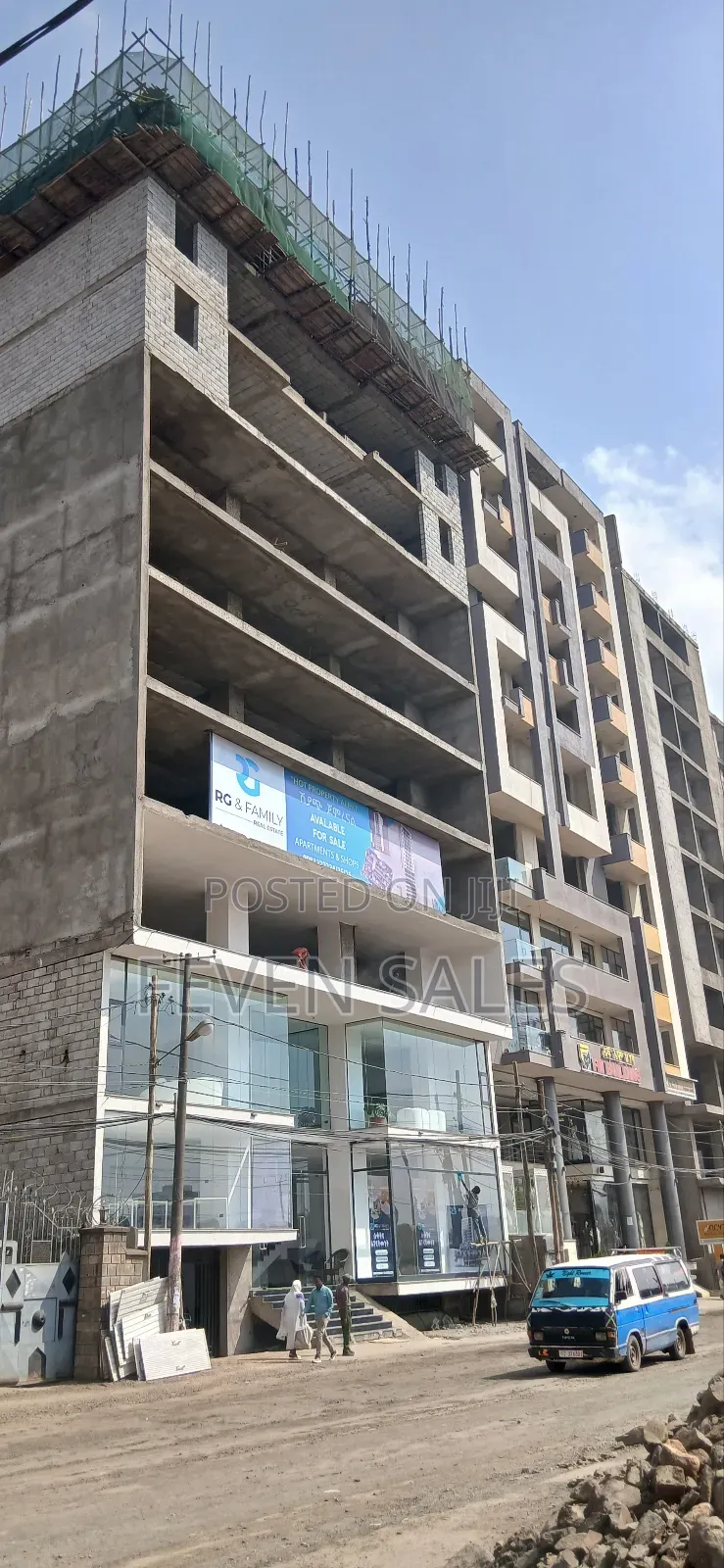 መሀል ቦሌ ላይ የንግድ ሱቅ