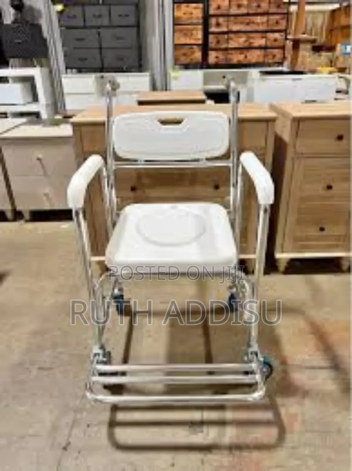 Commode Wheelchair來自commode Wheelchair的馬wheelchair去玩commode
