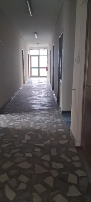 አስቸኳይ የሚከራይ ቢሮ 115sqm በካሜ 550birr With Vat