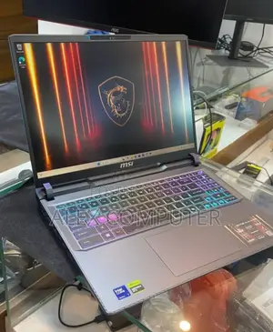 New Laptop MSI Vector 17 HX AI A2XWJG 16GB Intel Core Ultra 7 SSD 1T
