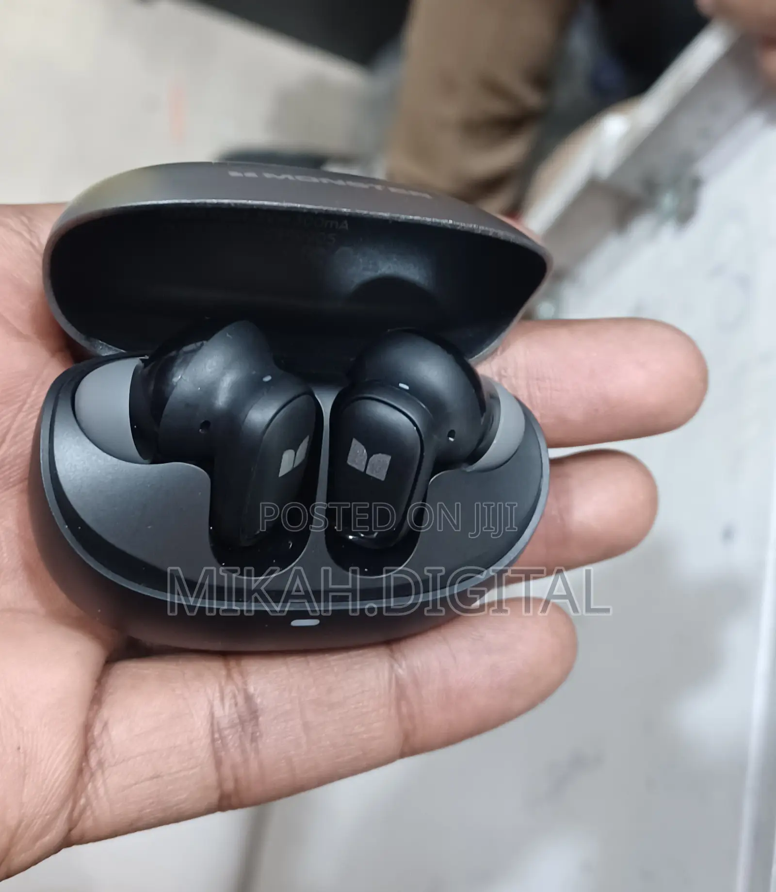 Monster Airmars Black Wireless Bluetooth Earphones | Earbuds