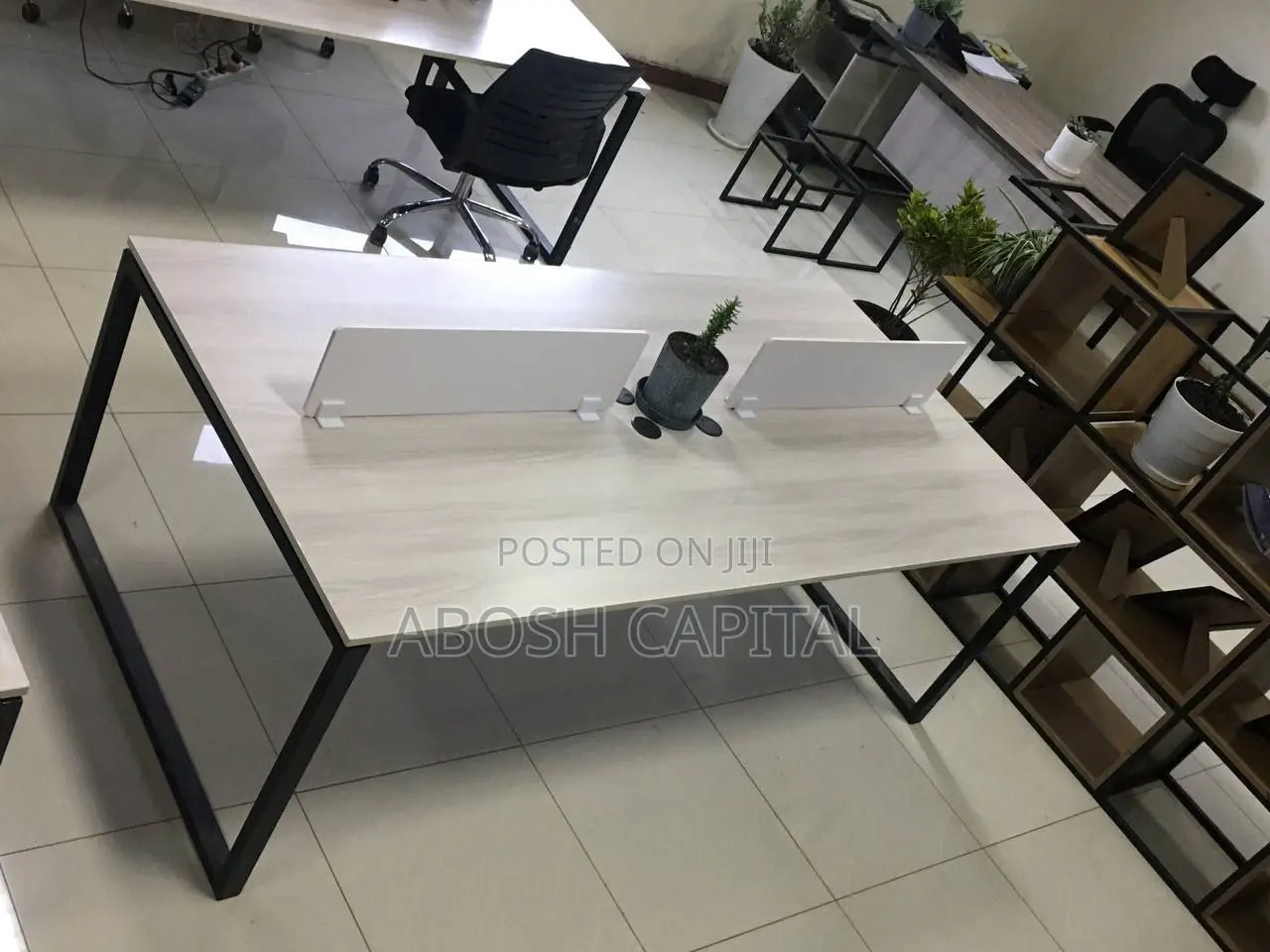 4 in 1 Workstation Table(4 ሰው የሚይዝ የጋራ ስራ መስሪያ ጠረጴዛ )