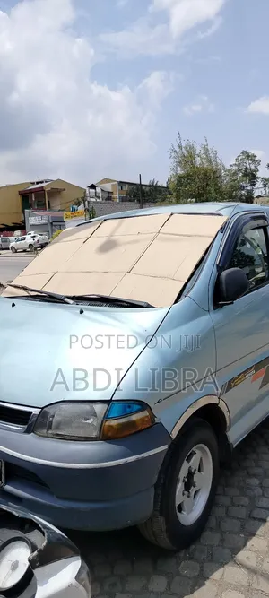 Toyota HiAce 1997 Blue