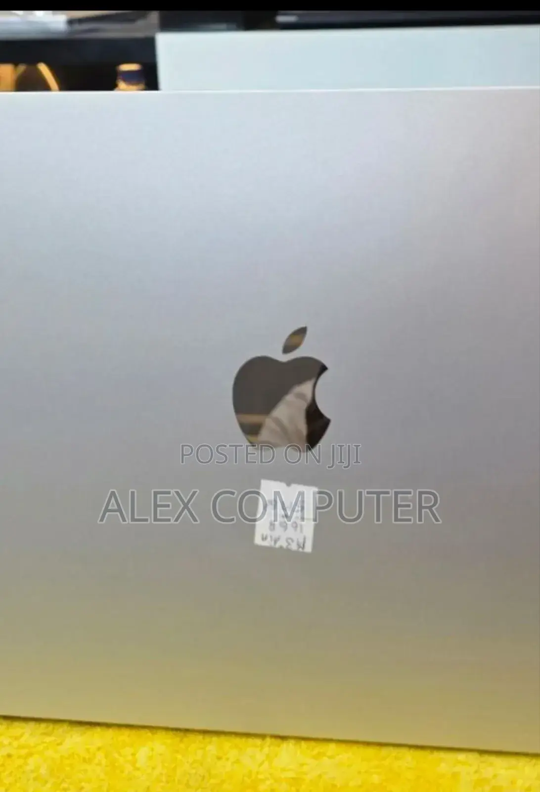 New Laptop Apple MacBook Air 2024 M3 15-Inch 16GB Apple M2 SSD 512GB