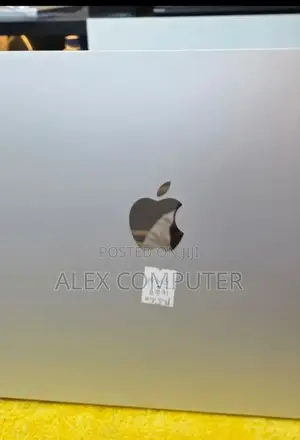 New Laptop Apple MacBook Air 2024 M3 15-Inch 16GB Apple M2 SSD 512GB