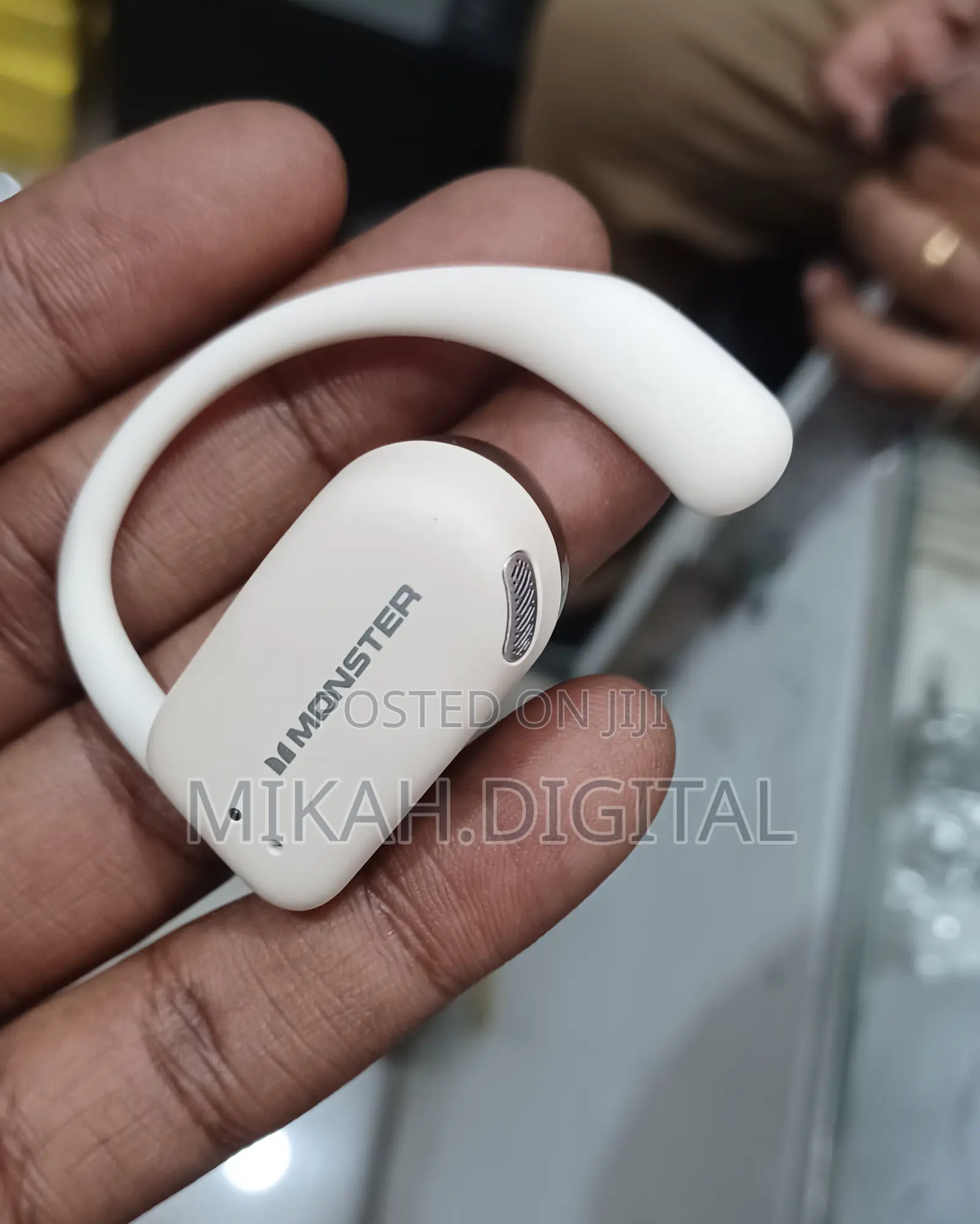 Monster Airmars on Ear Bluetooth Earphones | Beige Color
