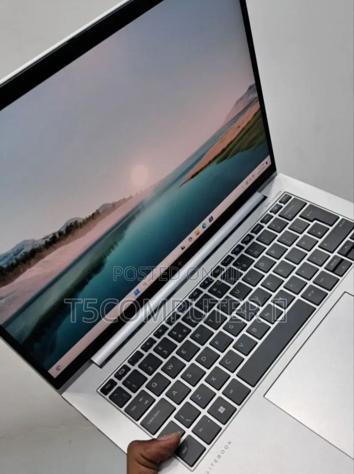 New Laptop HP EliteBook 840 G8 16GB Intel Core I7 SSD 512GB