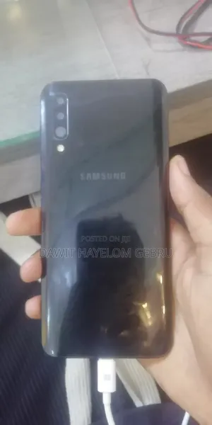 Photo - Samsung Galaxy A50 64 GB Black