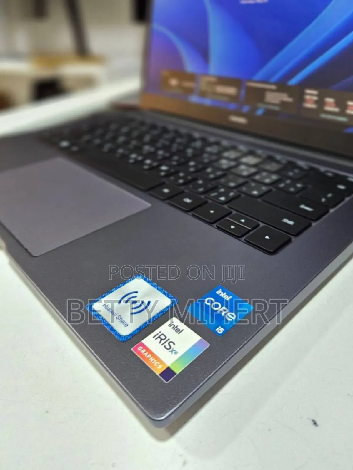 New Laptop Huawei MateBook 13 WRT-W19E 8GB Intel Core I5 SSD 512GB