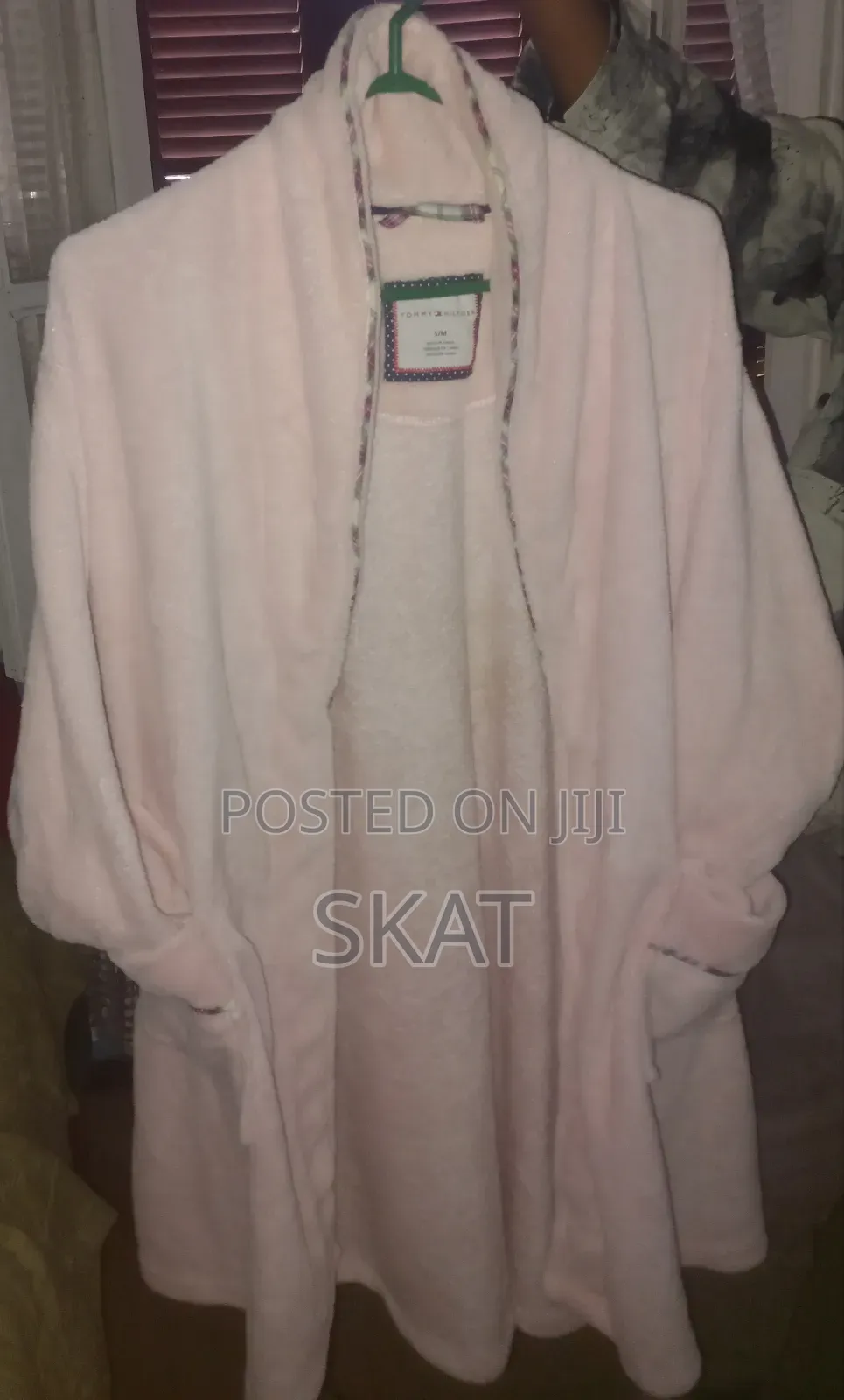 የፒጃማ ጋውን ለሴት